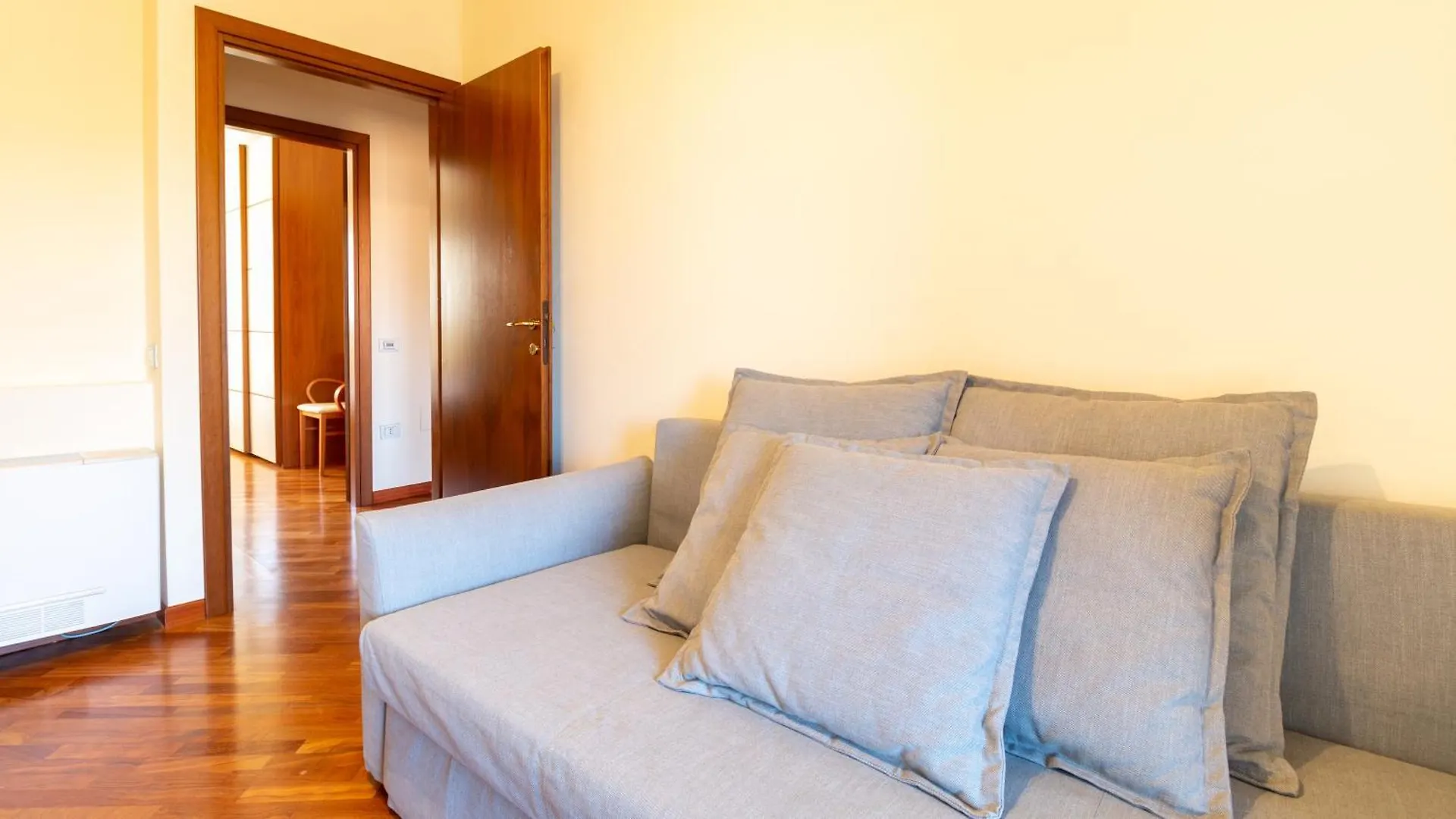 Villino Octagon Apartment Elmas 0*,  Italy