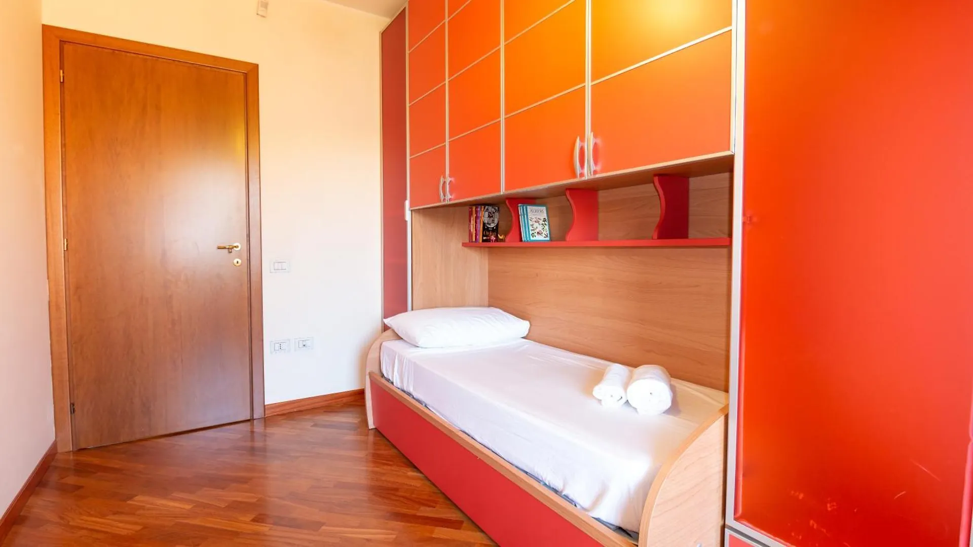 Villino Octagon Apartment Elmas Italy